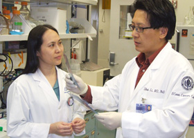 Photo of Drs. Bei Liu and Zihai Li